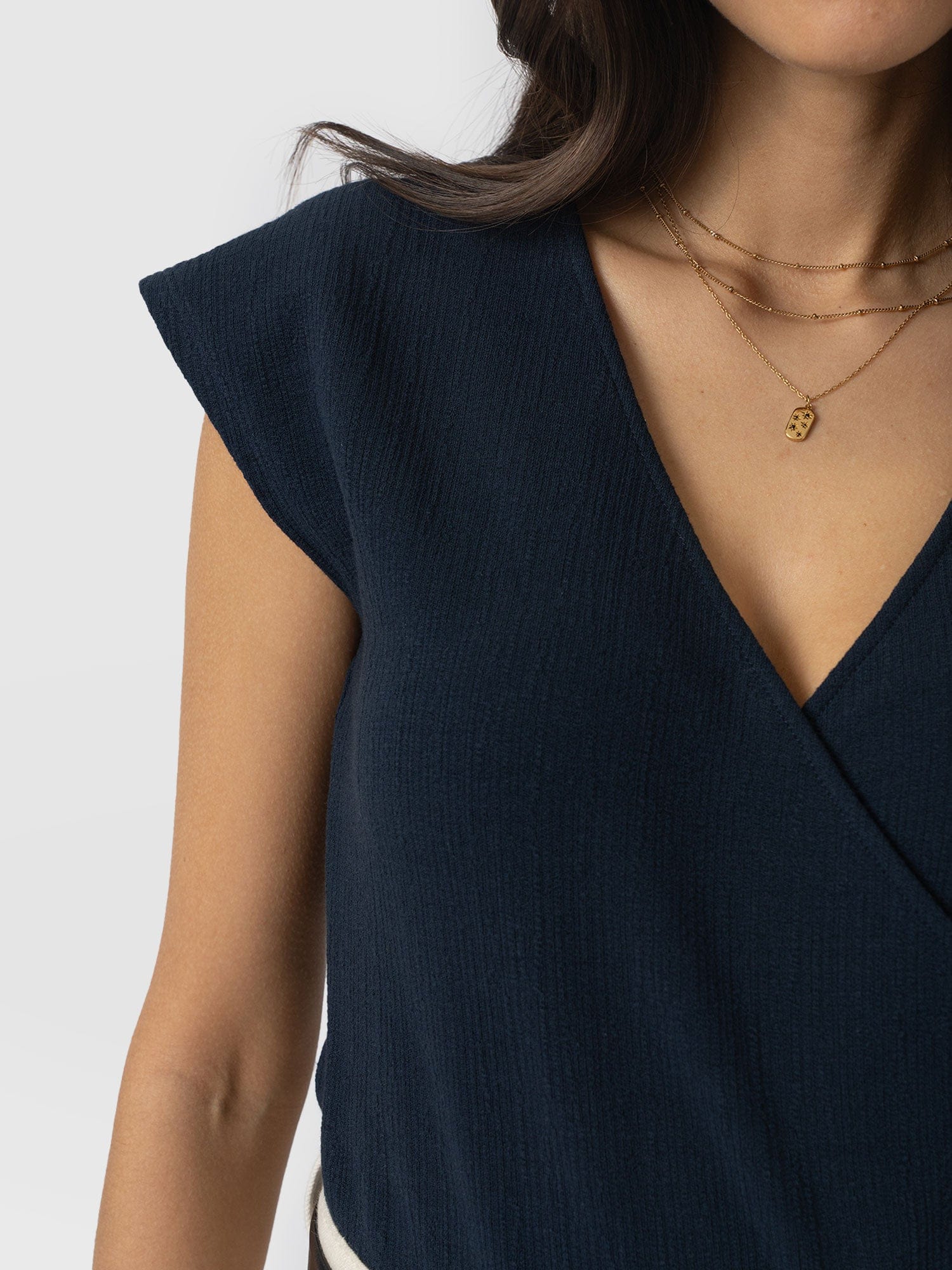 Rosa Wrap Top - Navy Textured - Women's T-shirts | Saint + Sofia® EU